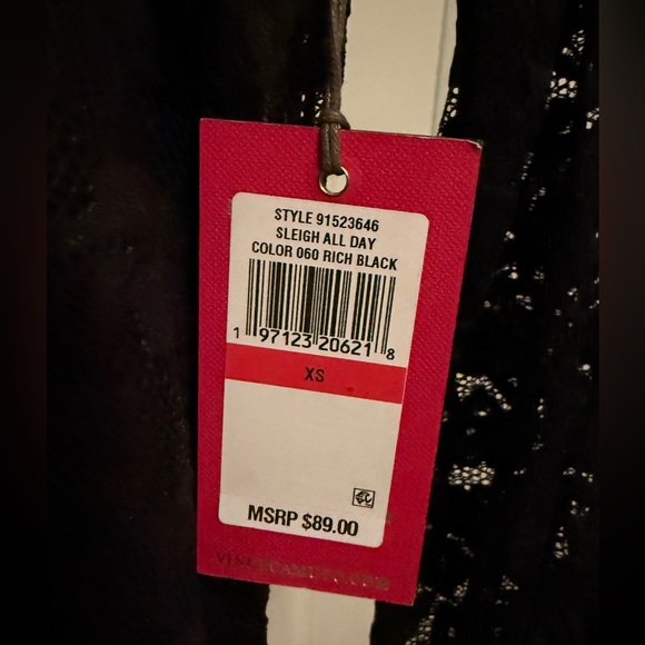 Vince Camuto Off-The-Shoulder Lace Blouse - Picture 4 of 6